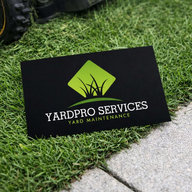 Tarjeta De Visita Modern Yard Maintenance Green Grass Logo Black (Subido por el creador)