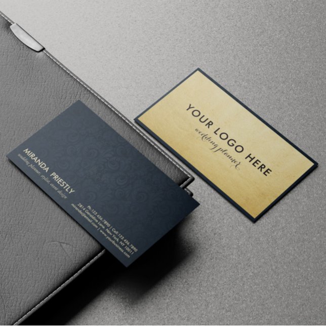Tarjeta De Visita Moderna Marina Azul y Relieve metalizado dorado fa (Subido por el creador)