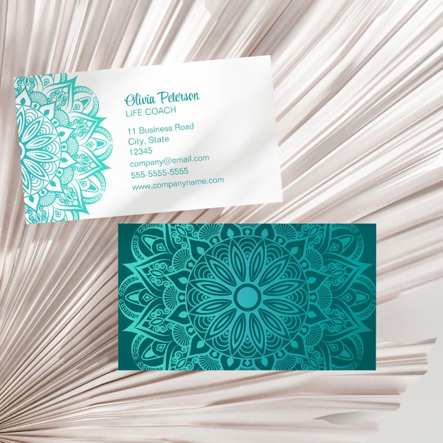 Tarjeta De Visita Moderno entrenador de vida turquesa en Mandala (Modern Turquoise Mandala Life Coach Business Card on a dry palm leaf.)