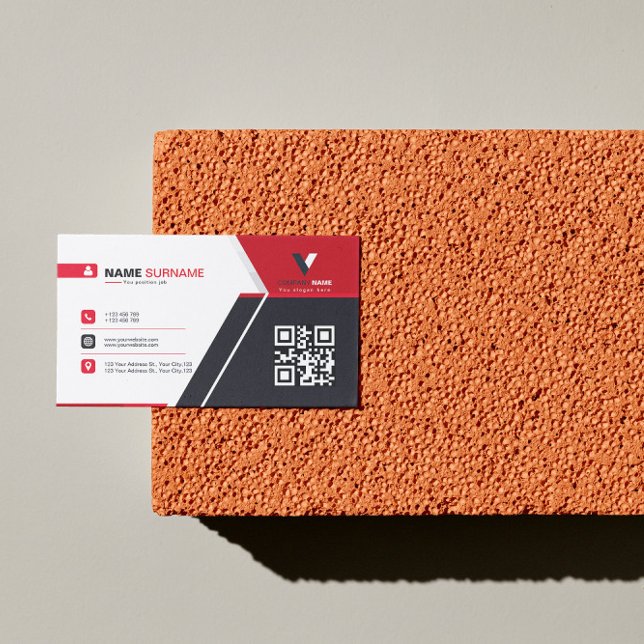 Tarjeta De Visita Moderno rojo y negro elegante (Subido por el creador)