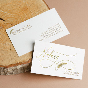Tarjeta De Visita Moderno White Gold Feather Script Notario Agente d