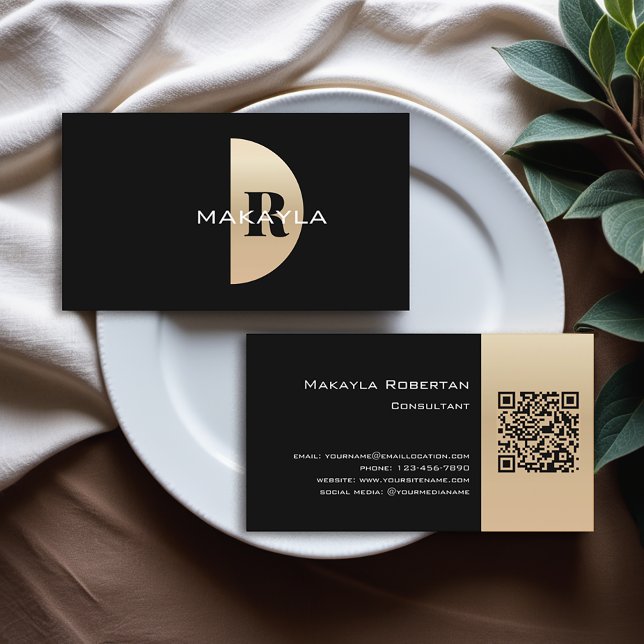 Tarjeta De Visita Moderno y elegante código QR del Monograma Dorado (Get these personalized business cards with a convenient QR code and modern design.)