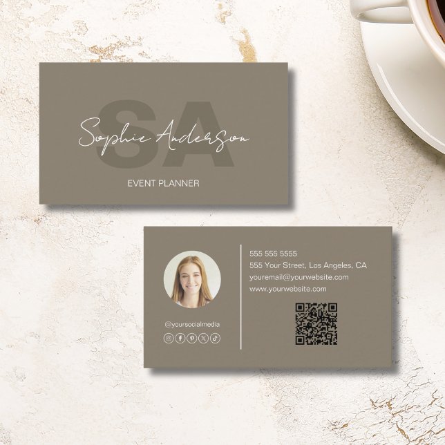 Tarjeta De Visita Moderno y elegante Monograma Taupe profesional (Modern Elegant Monogram Taupe Professional Business Card)
