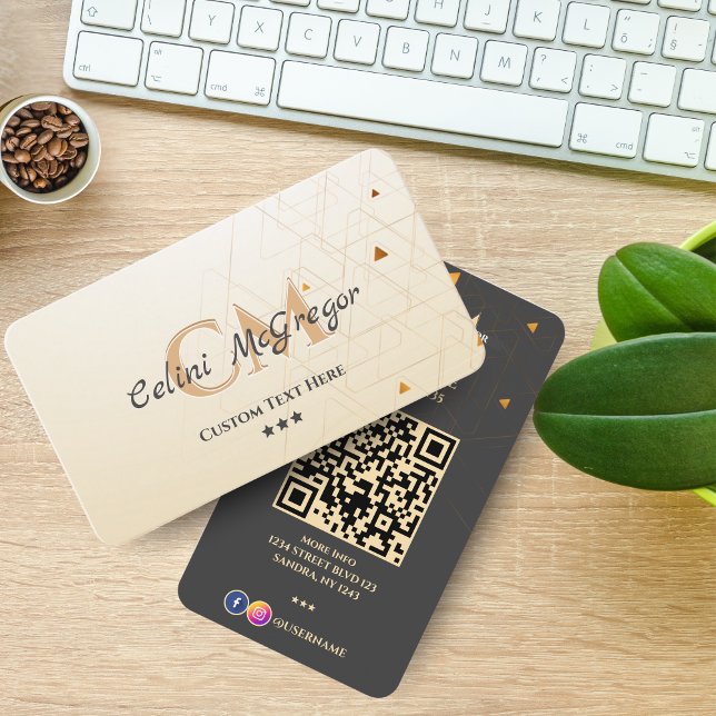 Tarjeta de visita Monograma de Lujo Negro y Oro co (Luxury Black & Gold Monogram Business Card with QR Code )