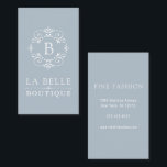 Tarjeta De Visita Monograma francés azul y blanco elegante<br><div class="desc">Una tarjeta de visita de inspiración europea en blanco y azul francés, esta tarjeta de visita personalizado tiene un marco de desplazamiento a mano estilo logo que rodea su monograma. Funciona bien para una boutique, peluquería, salón de uñas, spa, restaurante, diseñadores, industria de la moda, diseñador de joyas y otros...</div>
