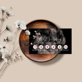 Tarjeta De Visita Morada de escultura negra contorneando el spa tan