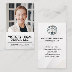 Tarjeta De Visita Mujer empresaria sonriendo   Logo de Law Justice