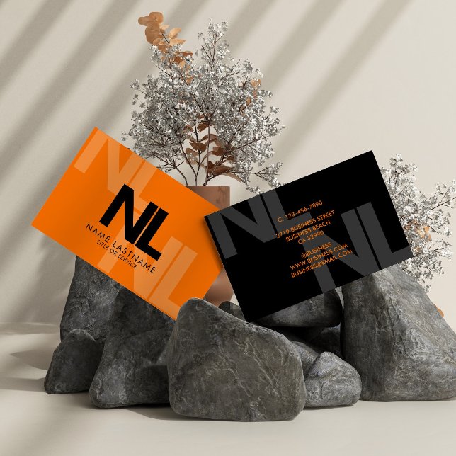 Tarjeta De Visita Naranja de monograma negrita Guay de estilo Minima (Subido por el creador)