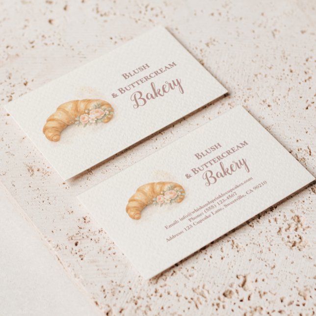 Tarjeta De Visita Negocio de Panadería de Croissant Romántico con To (Subido por el creador)