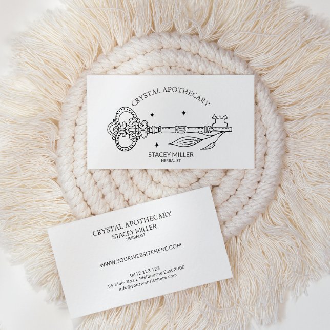 Tarjeta De Visita Negros simples y blancos de la nueva era Apothecar (Subido por el creador)