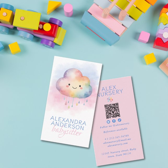 Tarjeta De Visita Niñera en nubes de arcoiris de barro lindo (Cute Boho Rainbow Cloud Watercolor Babysitter Business Card)