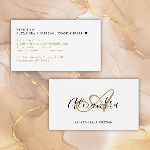Tarjeta De Visita Nombre con Letra Negra y Monograma Dorado Elegante