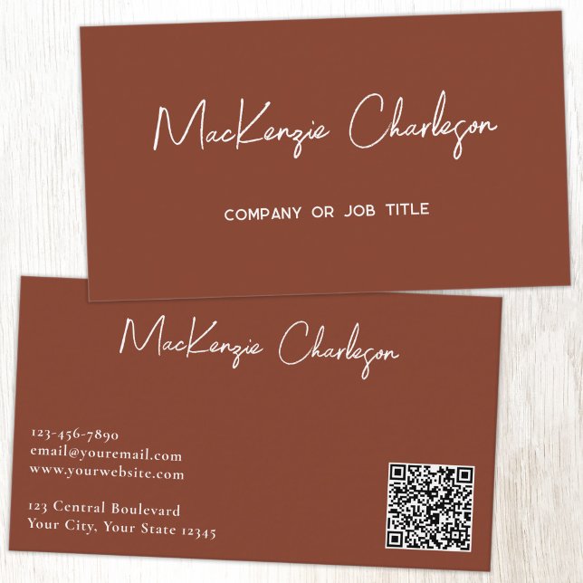 Tarjeta De Visita Nombre de Script Simple y Código QR de Texto Terra (Simple script name QR code business card in terracotta brown)