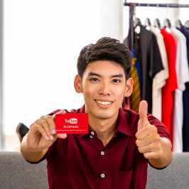 TARJETA DE VISITA NOMBRE DEL CANAL USTED TUBER LOGO QR CÓDIGO HOLOGR