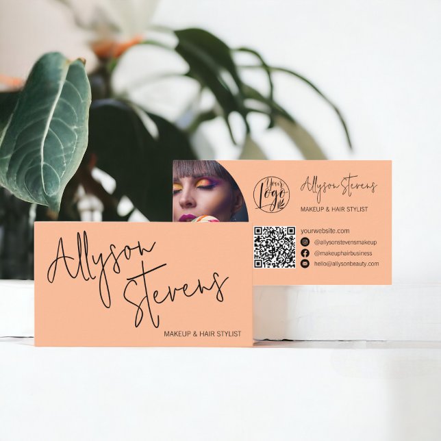 Tarjeta De Visita Nombre moderno negrita guión maquillaje cabello lo (Modern name bold script makeup hair logo qr peach business card)