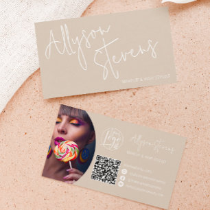 Tarjeta De Visita Nombre moderno negrita guión maquillaje de pelo qr