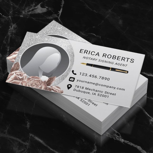 Tarjeta De Visita Notary Signing Agent Modern Silver Floral Photo (Subido por el creador)