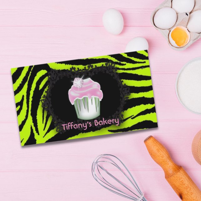 Tarjeta De Visita panadería de panadería de impresión de cebra verde (Lime green zebra print bakery Pink Cupcake Business Card)