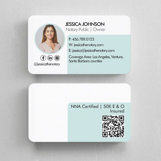 Tarjeta De Visita Pastel Minimal y Moderno Código QR Foto Notario (Subido por el creador)