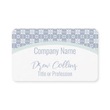 Patrón de flores blancas en el arco de baldosas az