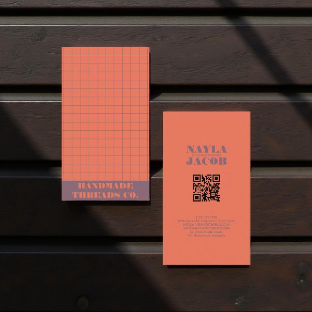 Tarjeta De Visita Patrón moderno de coral rojo controlado Código QR (Subido por el creador)