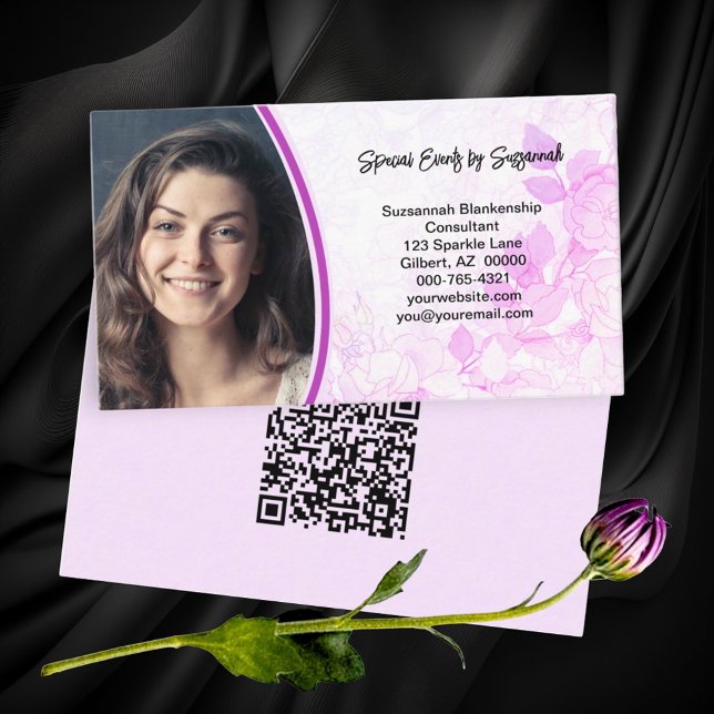 Tarjeta De Visita Personalizado de fondo floral rosa suave, código Q (front floral and custom photo; back QR code business card )