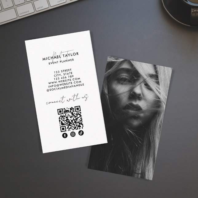 Tarjeta De Visita Personalizado Moderno Mínimo Social Media QR Códig (Subido por el creador)