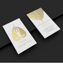 Pose de meditación de yoga de hoja bodhi blanca y 