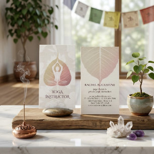 Tarjeta De Visita Postura de meditación de yoga elegante con hoja de