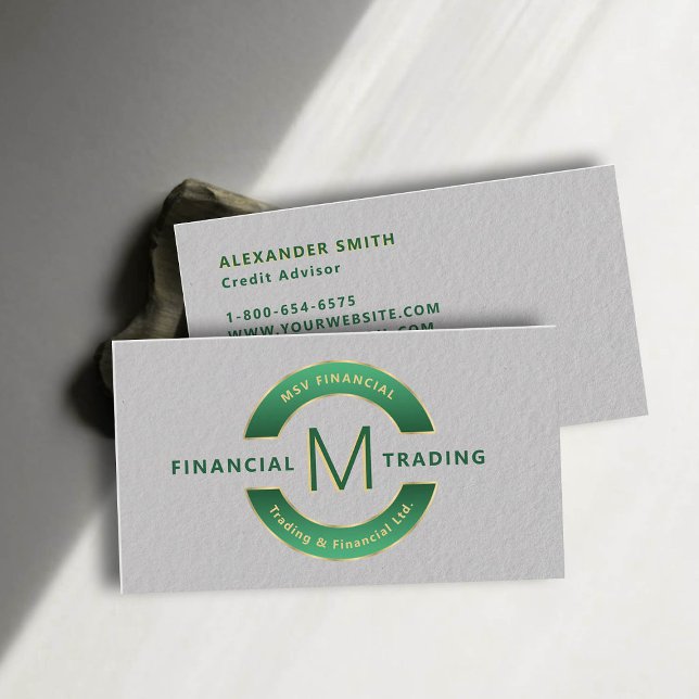 Tarjeta De Visita Profesional del Monograma de Oro Verde del Comerci (dealer trader financial finance business card faux embossed green gold professional sleek minimalist)