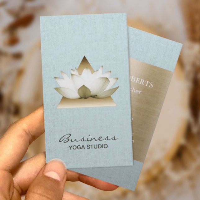Tarjeta De Visita Profesor de Yoga Logo de Loto Dorado Lino Azul Cla (Subido por el creador)