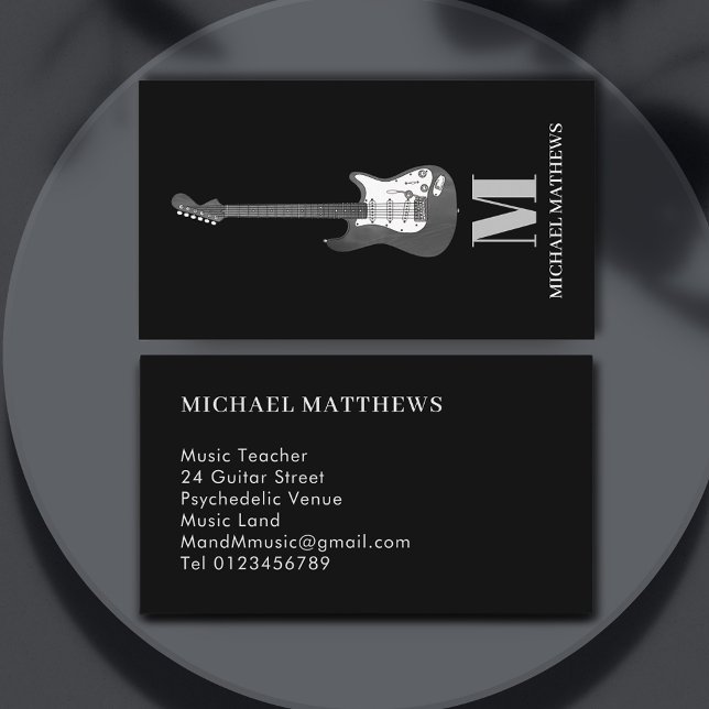 Tarjeta De Visita Profesora de guitarra monogramada simple negro y b (Guitar music teacher black and white professional business card)