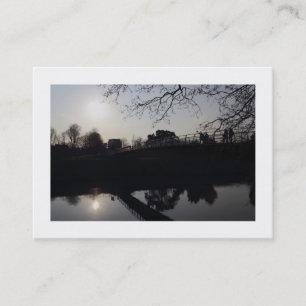 Tarjeta De Visita Puente de pie sobre un río (bordeado)
