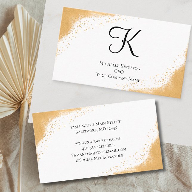 Tarjeta De Visita Purpurina Glam Trendy de Monograma de Oro Femenino (Monogram Initial Gold Yellow Glitter Feminine Business Card)