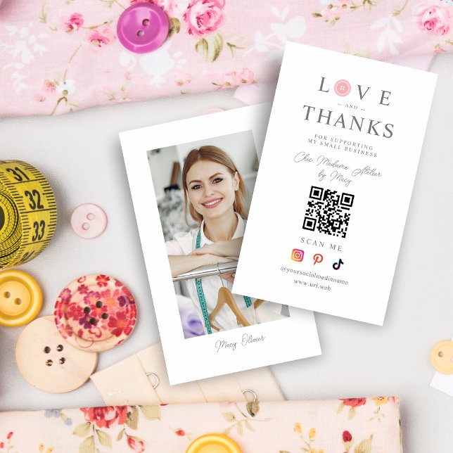 Tarjeta De Visita QR Baby Pink Button Love & Thanks Photo Supporting (QR Baby Pink Button Love & Thanks Photo Supporting Small Business Card. )