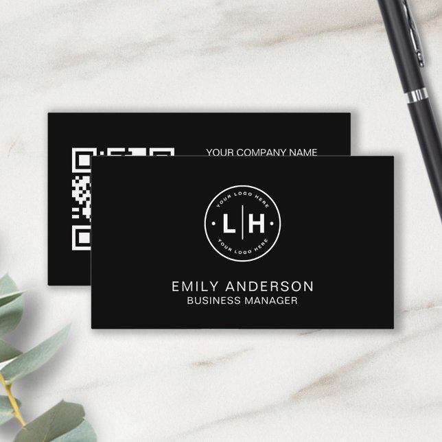 Tarjeta de visita QR con logotipo personalizado mo (Black Modern Minimal Custom Logo QR code Business Card by MINTIC DESIGN STUDIO)