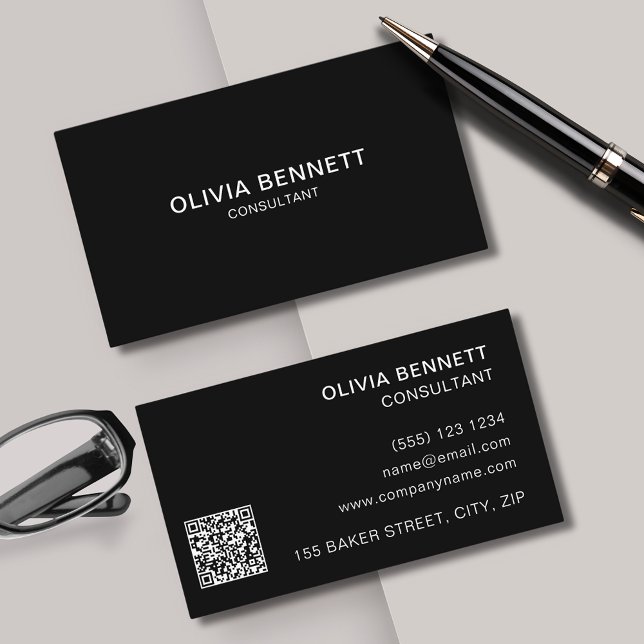 Tarjeta De Visita QR simple negro moderno (Modern and minimal, black business cards perfect for any professional. Customize with QR code.)