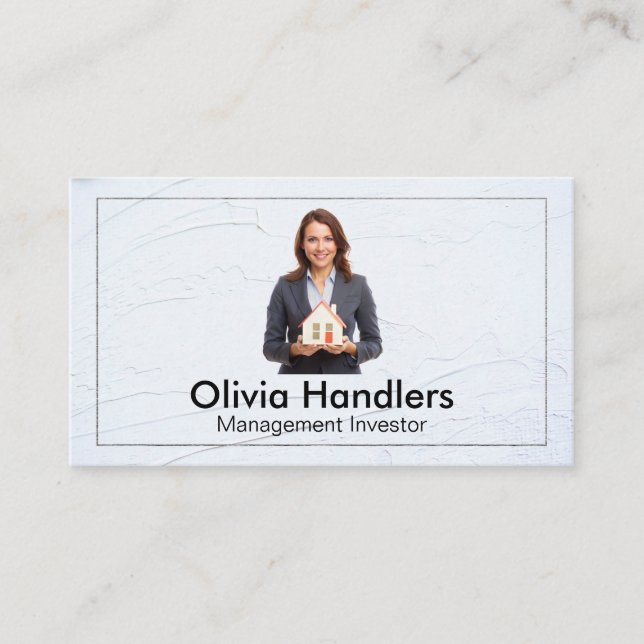 Tarjeta De Visita Realtor Holding House Prop | Mujer empresaria (Anverso)
