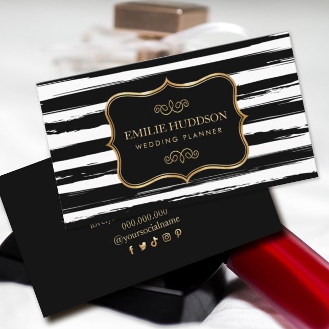 Tarjeta De Visita Resumen del marco dorado Bandas blancas negras (#stripes #modern #blackwhitestripes #eventplanning #hairstyle #designers)