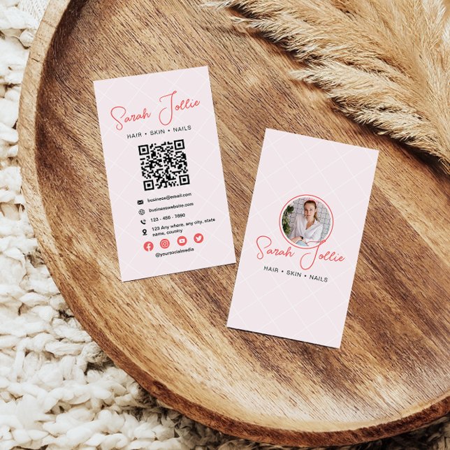 Tarjeta De Visita Salón De Belleza Rosada Escaneado Código QR Foto (Subido por el creador)