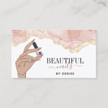 salón de uñas rosa rubio mujer mano uñas técnico