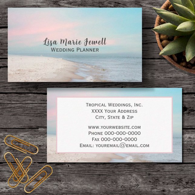 Tarjeta De Visita Serene Beach Scene with Pastel Sky (Subido por el creador)