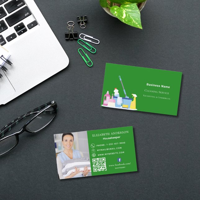 Tarjeta De Visita Servicio de limpieza foto verde código QR premium (Subido por el creador)