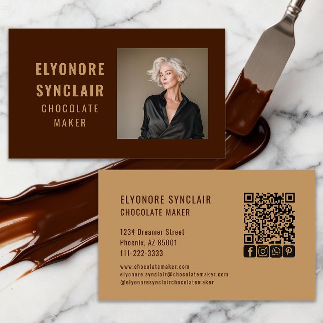 Tarjeta De Visita Simple Brown Chocolate Maker Photo Social QR Code  (Subido por el creador)