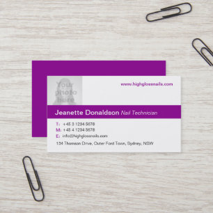 Tarjeta de visita simple con fotos en blanco y púr