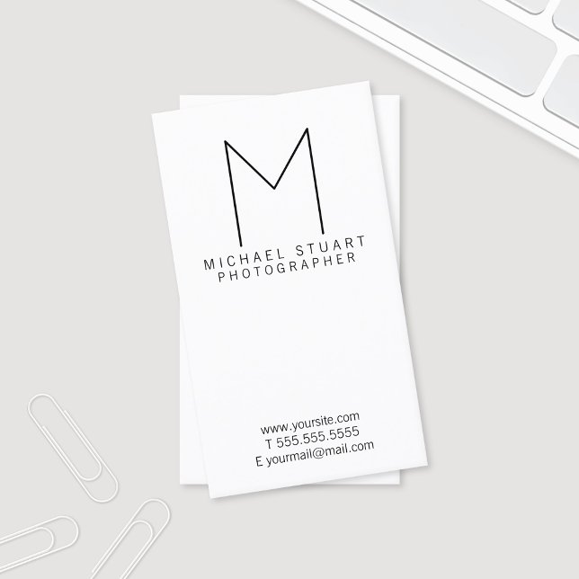 Tarjeta De Visita Simple Modern Minimalist Black and White Monogram (Subido por el creador)
