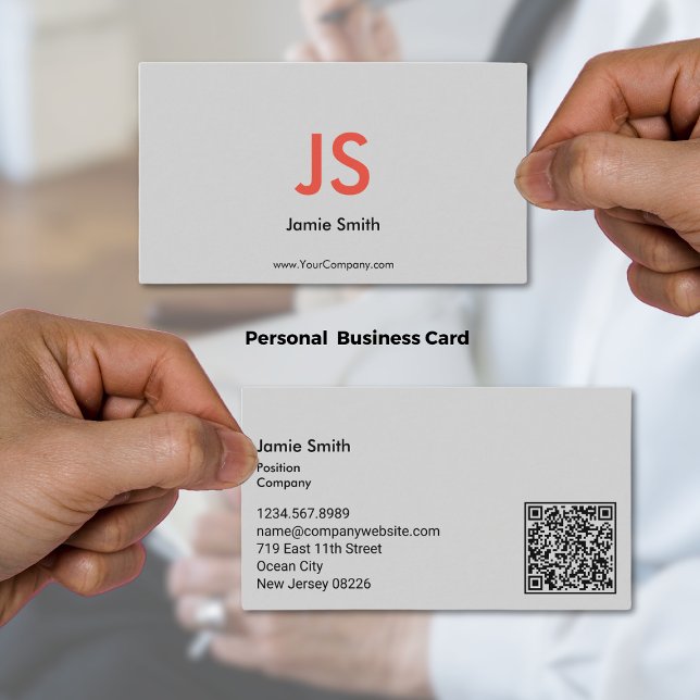 Tarjeta De Visita Sofisticadas Iniciales Rojas Código QR Negro y Gri (Sophisticated Red Initials QR-code Black & Gray Business Card)