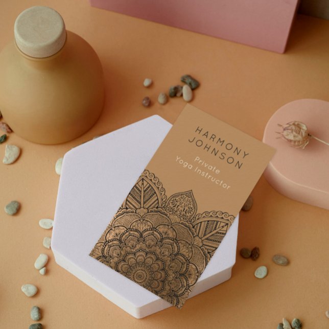 Tarjeta De Visita Sofisticado negro sobre el yoga de Mandala dorada (Subido por el creador)