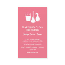 Suministros de limpieza blancos rosados y curados