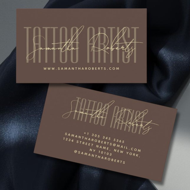 Tarjeta De Visita Tattoo artist modern typography script brown (Subido por el creador)